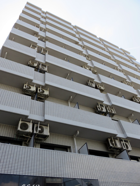 クリオ神奈川新町1番館の外観