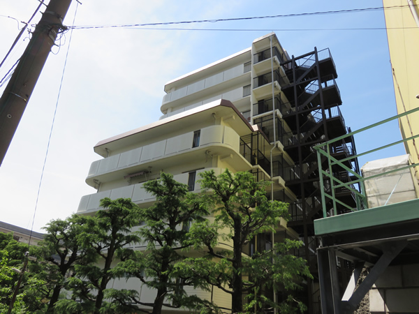 東神奈川グリーンマンションの外観