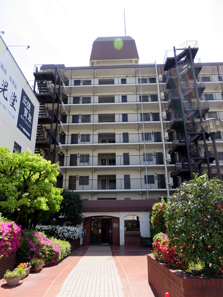 東神奈川グリーンマンションの外観