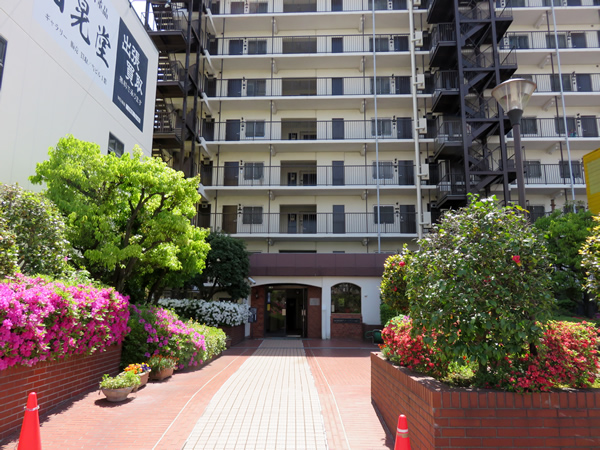 東神奈川グリーンマンションの外観