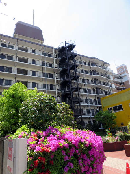 東神奈川グリーンマンションの外観