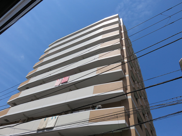 ダイアパレスベイフロント神奈川新町の外観