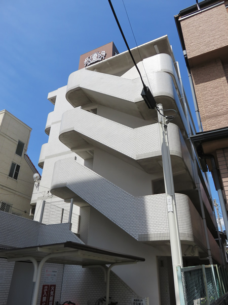 ホーユウコンフォルト神奈川新町の外観