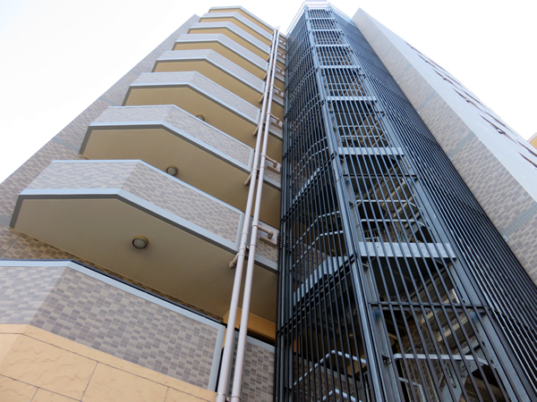 ベルクレール横濱ベルヴィーの外観