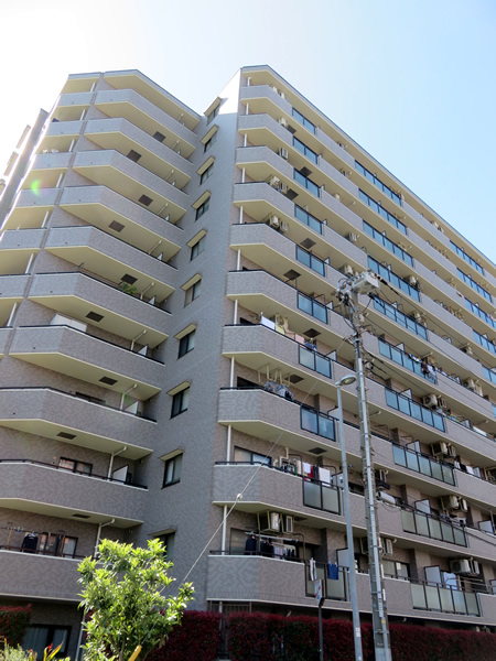 ルミナス横浜阪東橋の外観