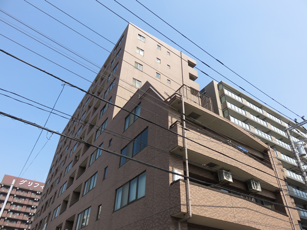 クリオ東神奈川2番館の外観