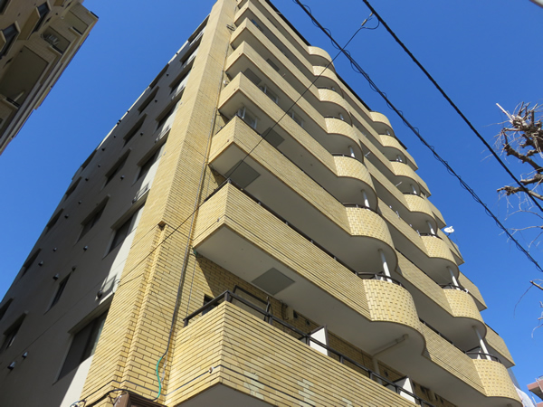 ニューライフ横浜大通り公園の外観