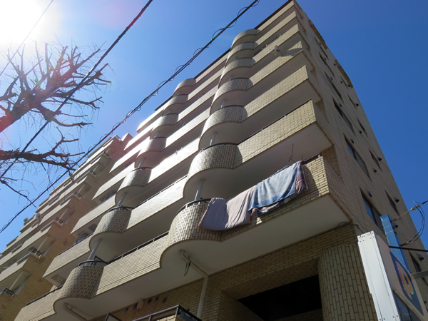 ニューライフ横浜大通り公園の外観