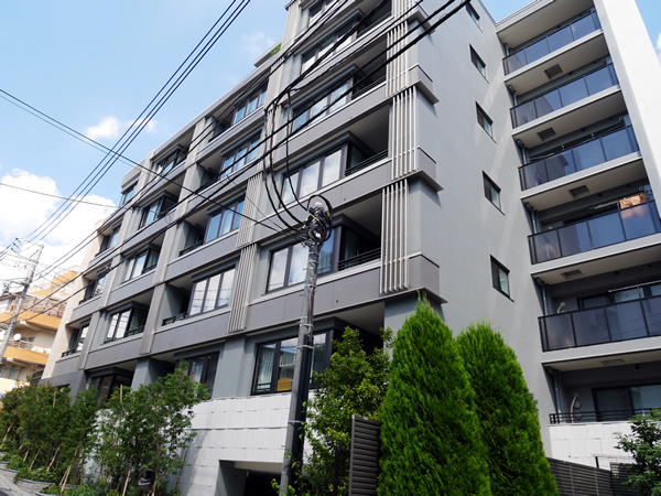 クレヴィア新宿中落合WESTの外観