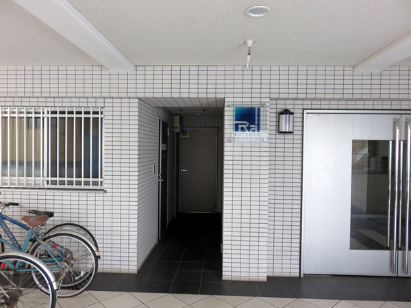 ラシード東神奈川駅前の外観