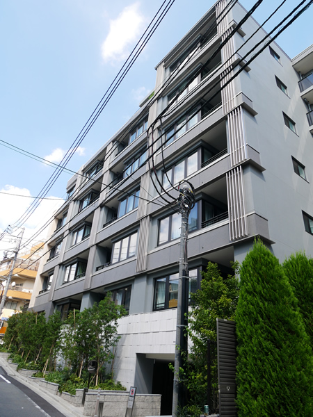 クレヴィア新宿中落合WESTの外観