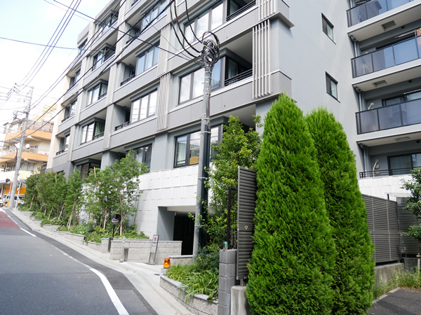 クレヴィア新宿中落合WESTの外観