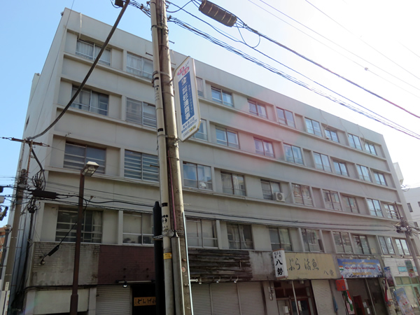 東神奈川共同ビルB棟の外観