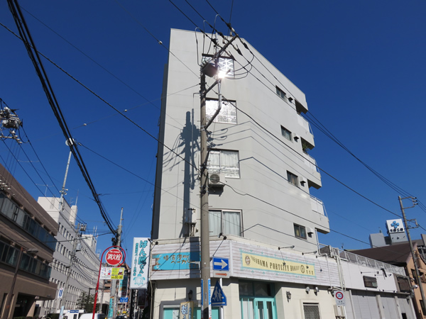 東神奈川共同ビルB棟の外観