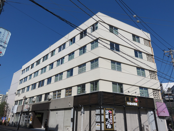 東神奈川共同ビルA棟の外観