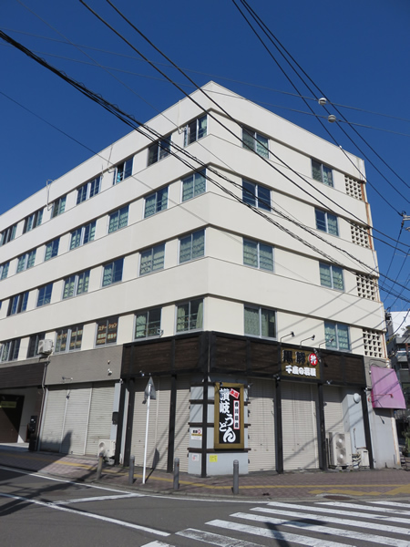 東神奈川共同ビルA棟の外観