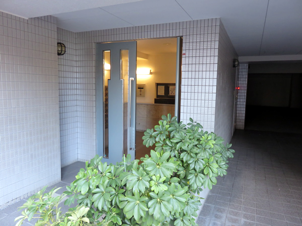 マリーヌ伊勢佐木の外観