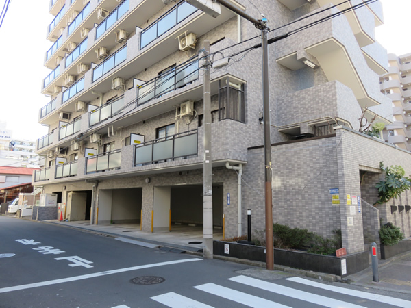 ライオンズマンション横浜大通り公園南の外観