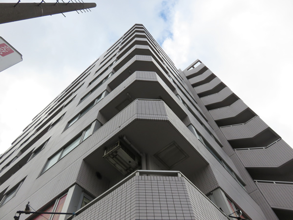 コスモ東神奈川駅前の外観