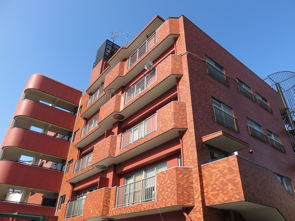 東神奈川フラワーマンションの外観