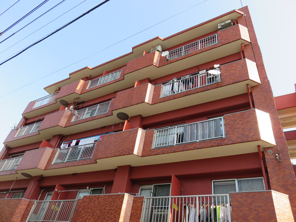 東神奈川フラワーマンションの外観