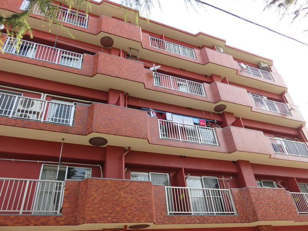 東神奈川フラワーマンションの外観