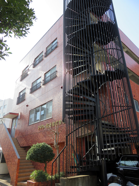 東神奈川フラワーマンションの外観