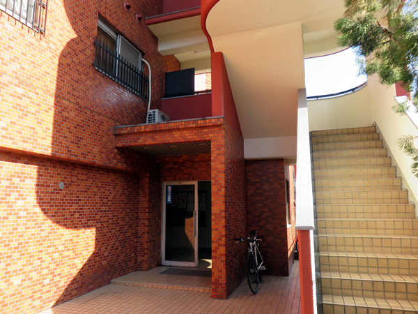 東神奈川フラワーマンションの外観