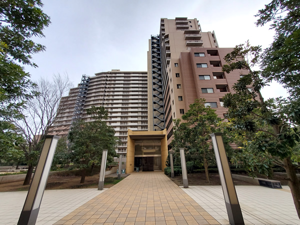 溝の口ガーデンアクアスビューウィングの外観