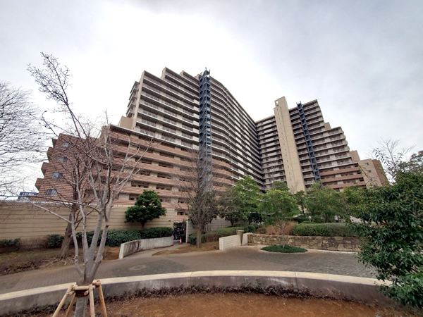 溝の口ガーデンアクアスビューウィングの外観