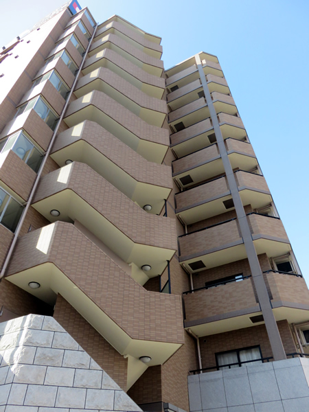 グランドガーラ横浜伊勢佐木町の外観