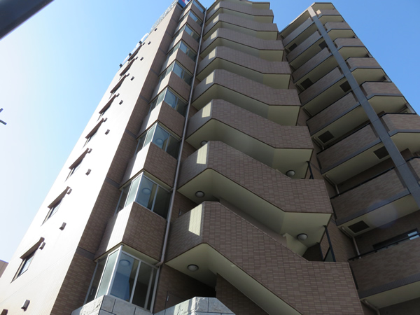 グランドガーラ横浜伊勢佐木町の外観