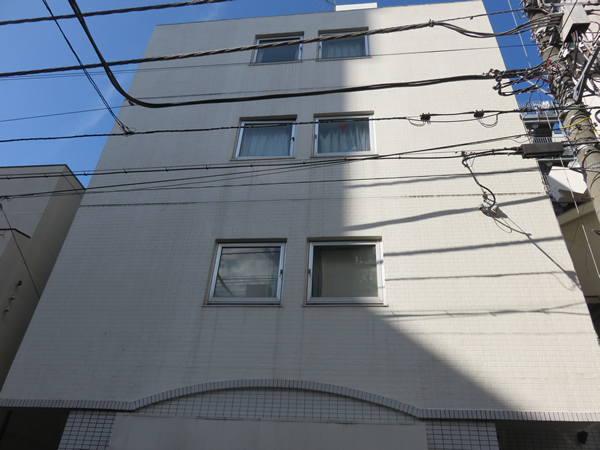 日興パレス伊勢佐木町北の外観