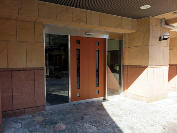 ライオンズプラザ伊勢佐木モールの外観