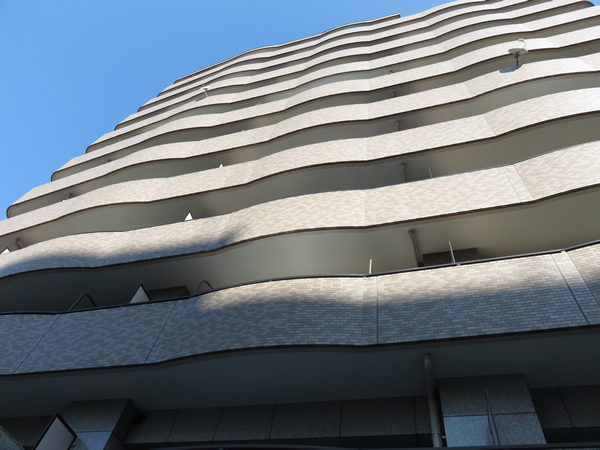 日神パレステージ伊勢佐木の外観