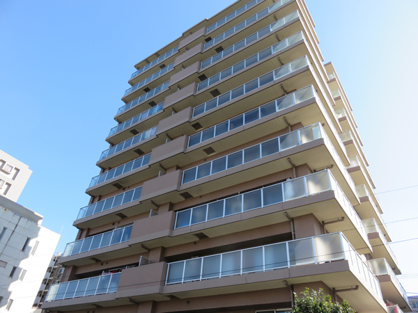 クリオ阪東橋の外観