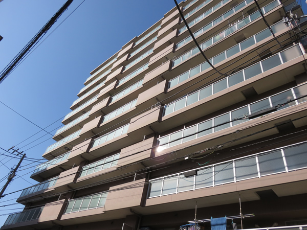 クリオ阪東橋の外観