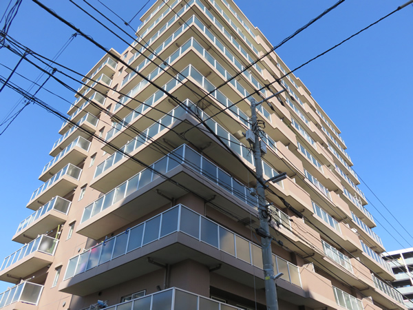 クリオ阪東橋の外観