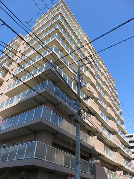 クリオ阪東橋の外観