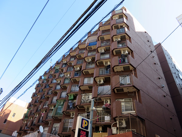 セザール伊勢佐木の外観