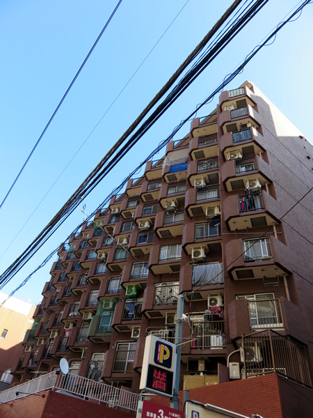 セザール伊勢佐木の外観