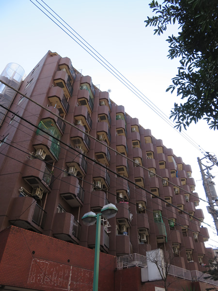 セザール伊勢佐木の外観