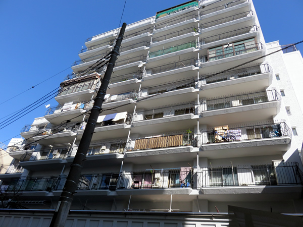 シャンボール伊勢佐木町の外観