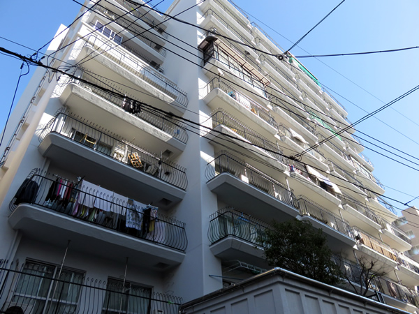 シャンボール伊勢佐木町の外観