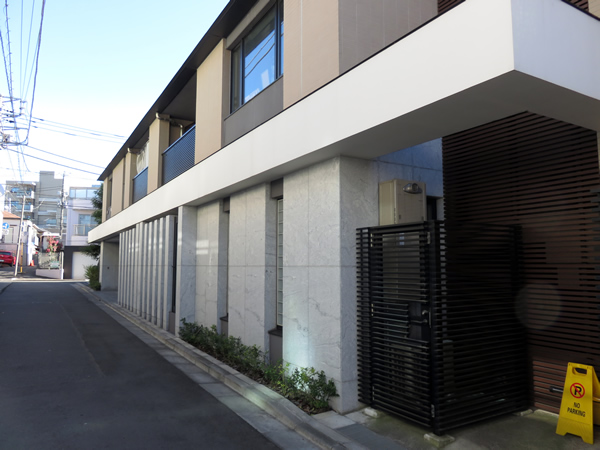 オープンレジデンシア初台の外観