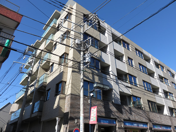 パークリュクス初台の外観