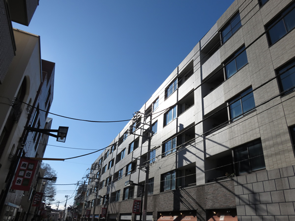 パークリュクス初台の外観