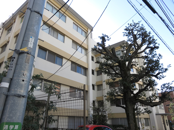 ユースフル第1初台マンションの外観