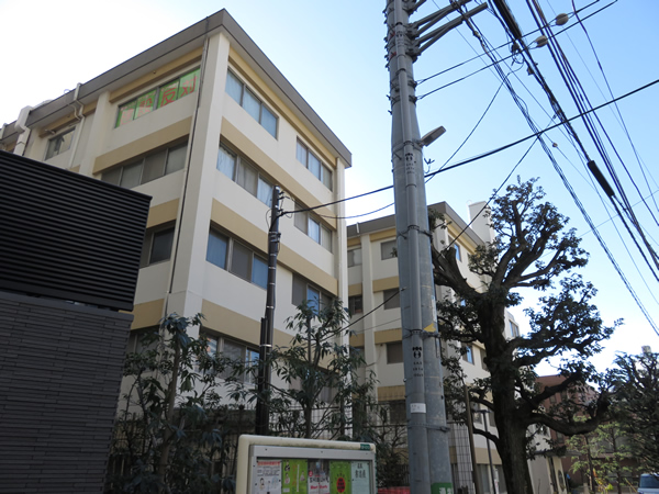 ユースフル第1初台マンションの外観