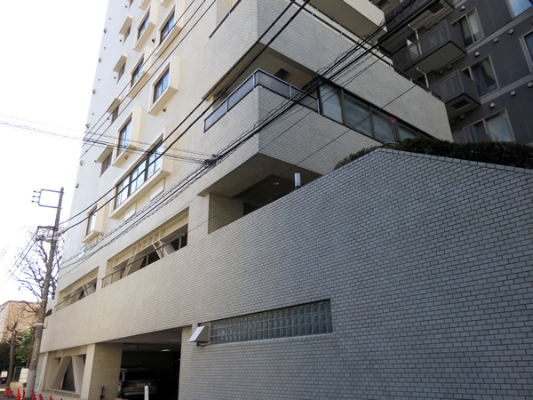 初台パークサイドハイツの外観